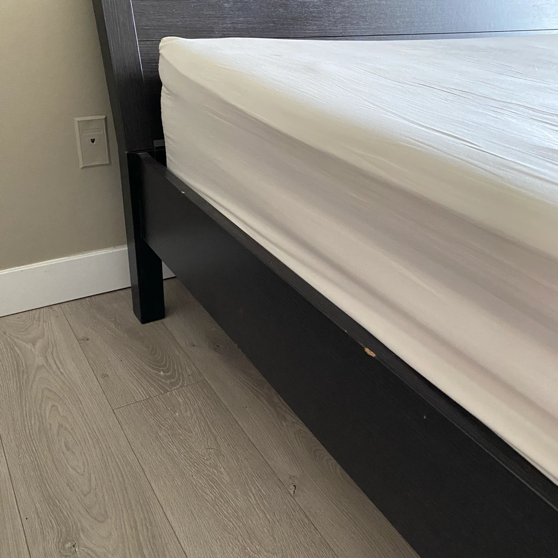Dark Wood Queen Bed Frame - photo 4