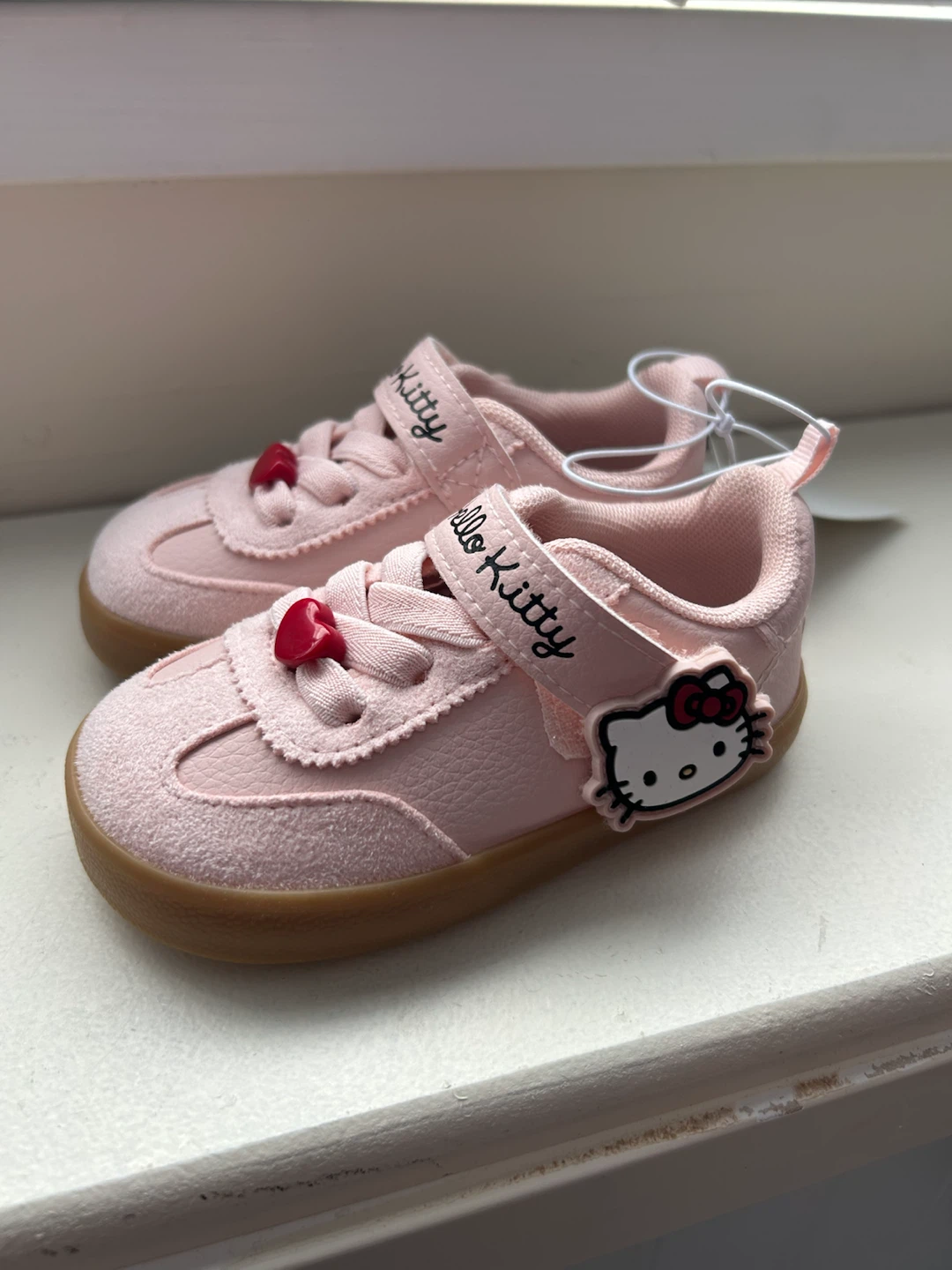 NEW! H&M Hello Kitty Pink Shoes Size 5.5