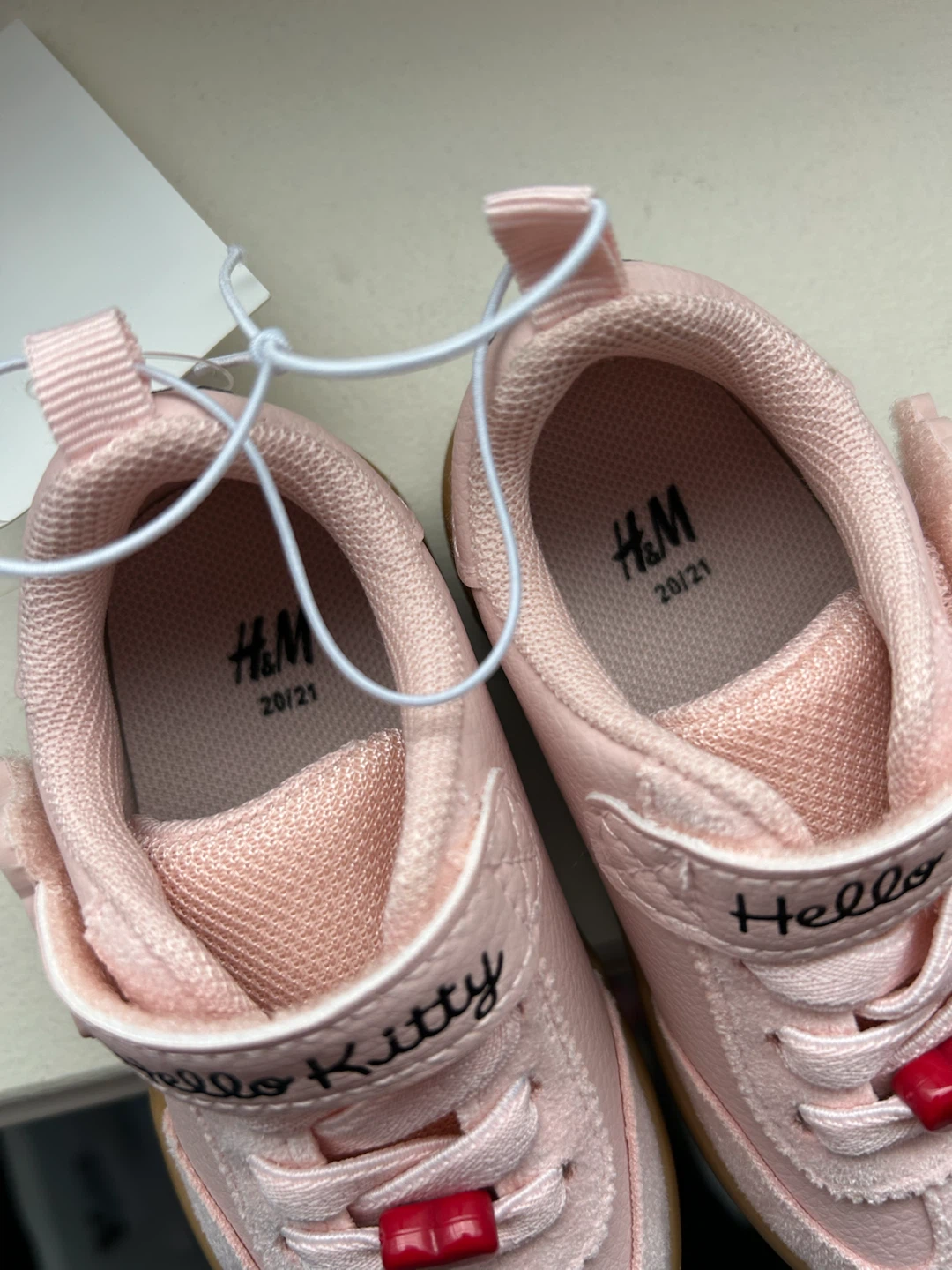 NEW! H&M Hello Kitty Pink Shoes Size 5.5 - photo 5