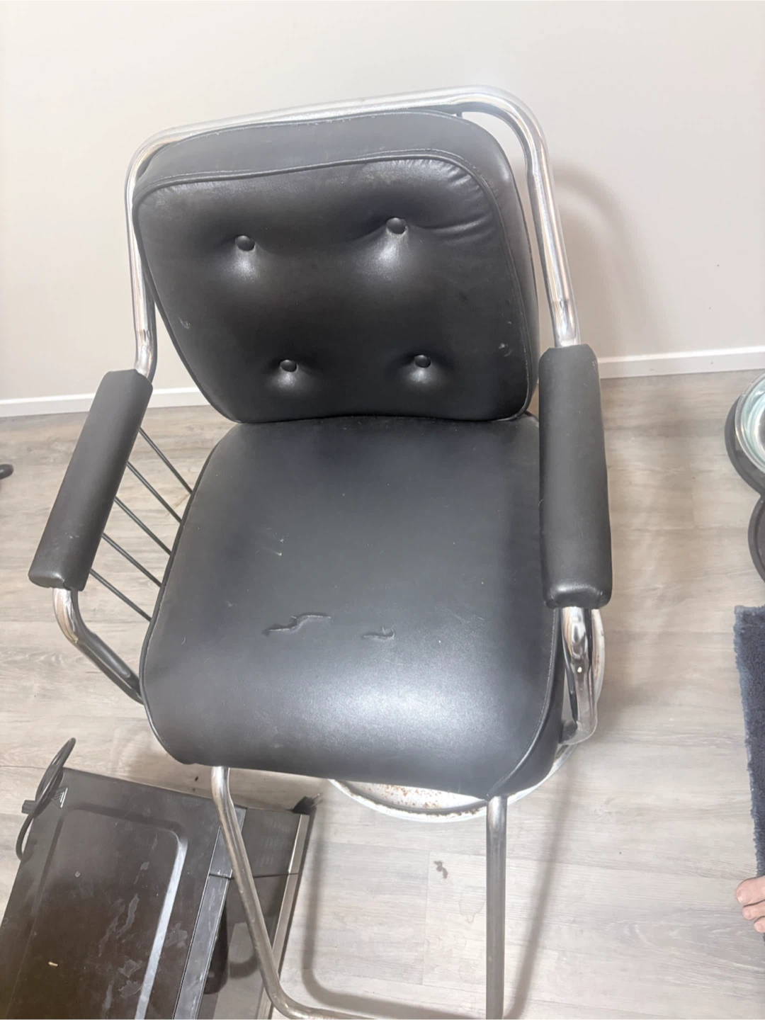 Black Salon Barber Chair - photo 2