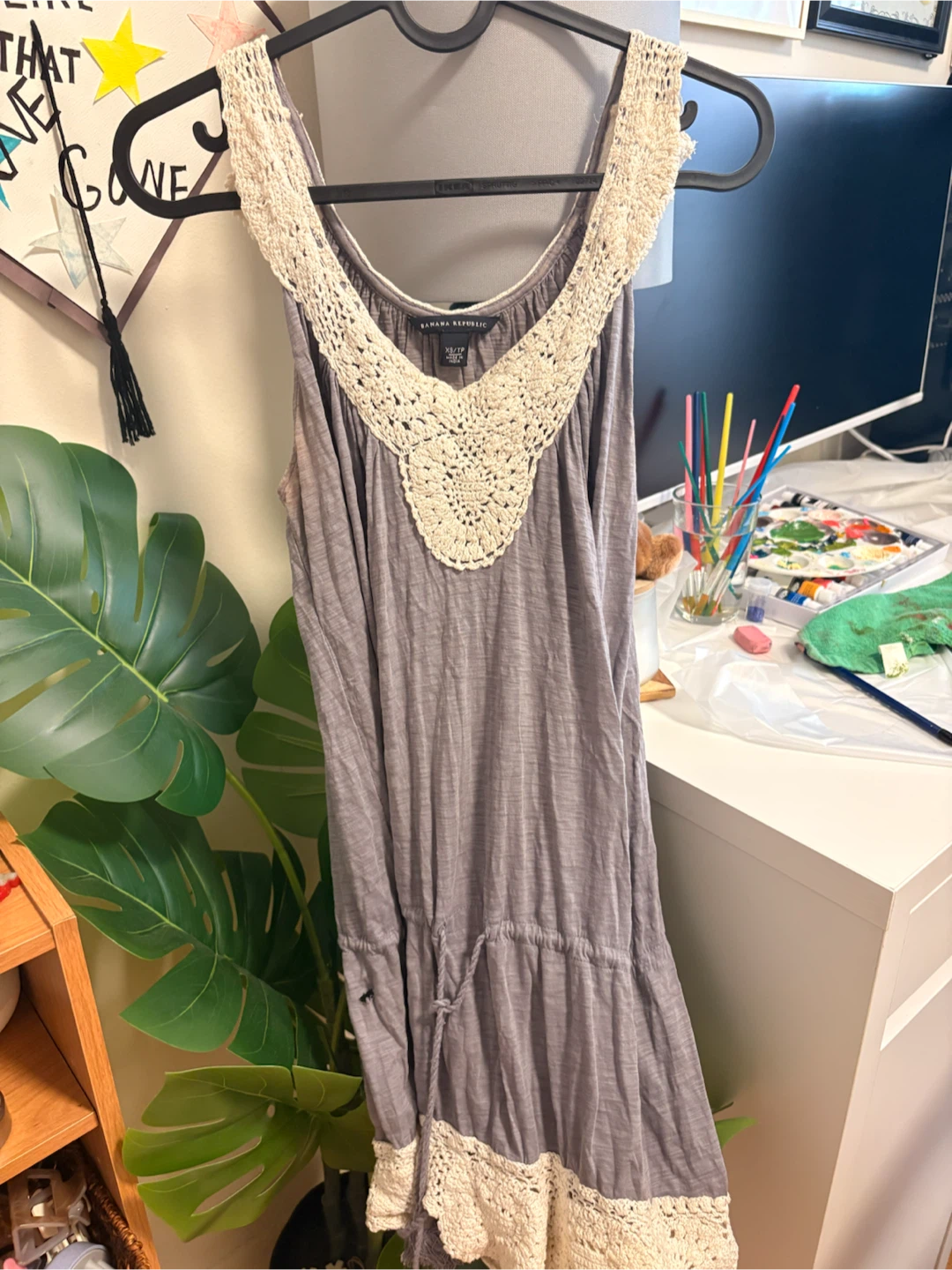 Banana Republic Grey Lace Tank Top & Brown Button-Up Shirt - photo 5