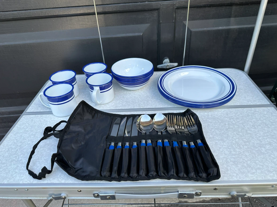 Coleman 12-Piece Enamelware Dining Kit - photo 2