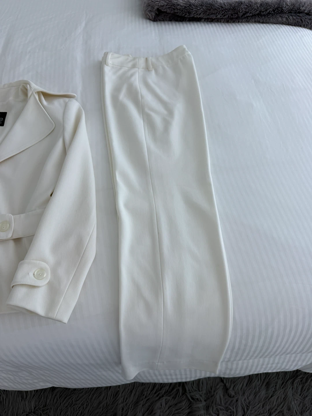 Fitelle Paris White Blazer and Pants Suit - photo 4