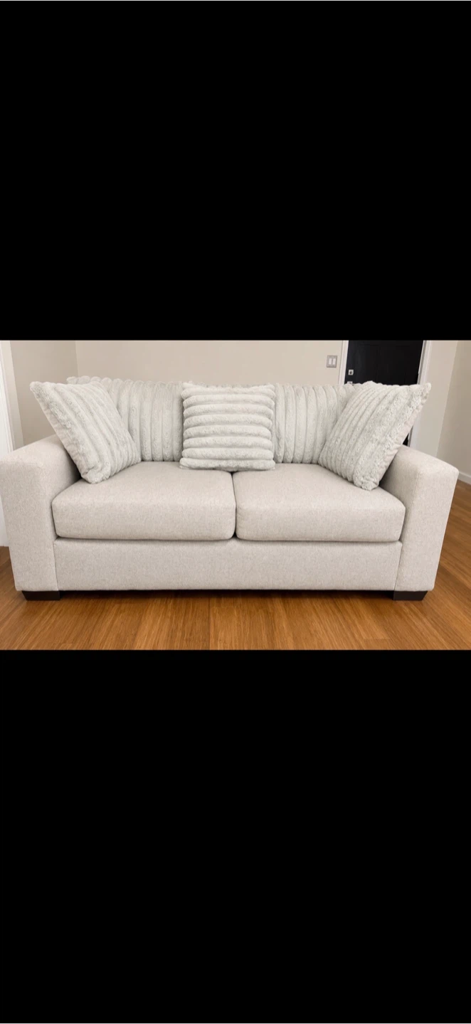 2 Sofas