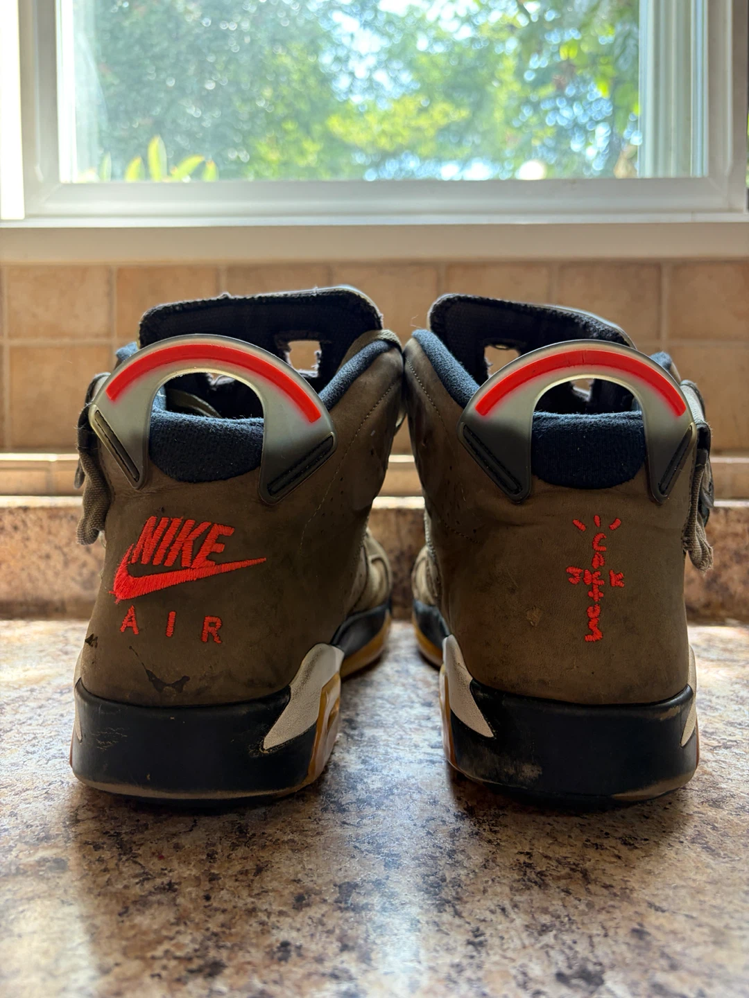 Air Jordan 6 Travis Scott Olive - photo 3