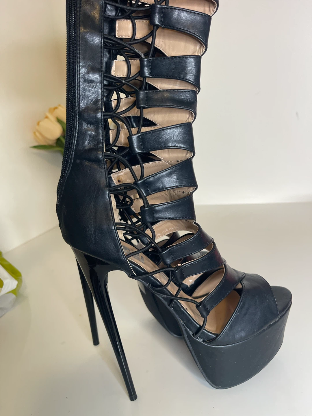 Black Gladiator Platform Heels Size 7 - photo 2