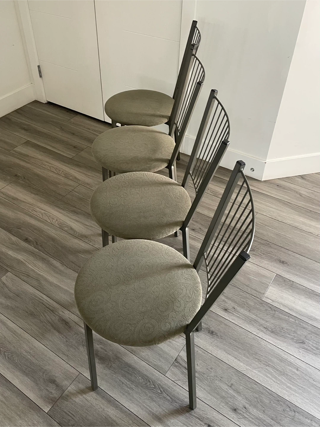 4 Metal Dining Chairs - photo 3