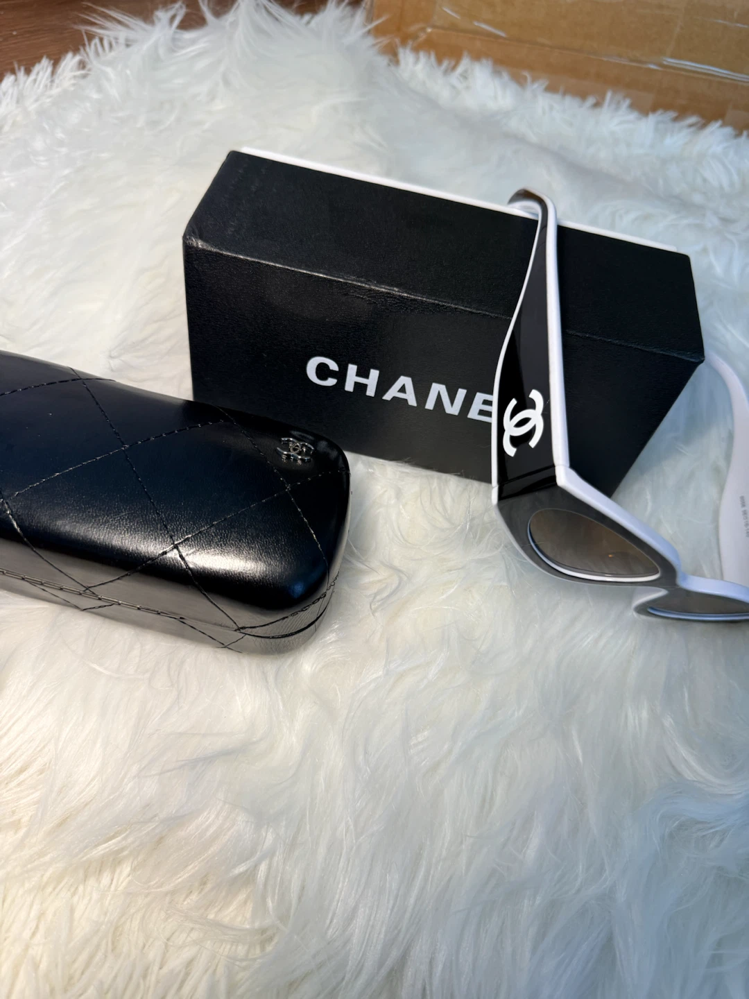 Chanel sunglasses - photo 3