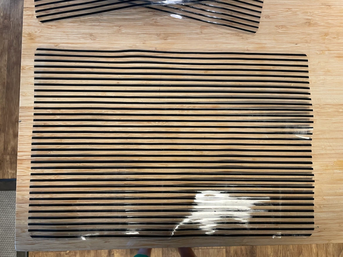 Set of 4 Striped Clear Plastic Placemats - photo 3