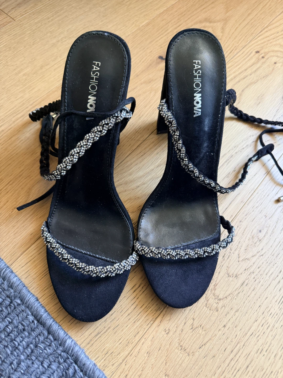 Fashion nova heel