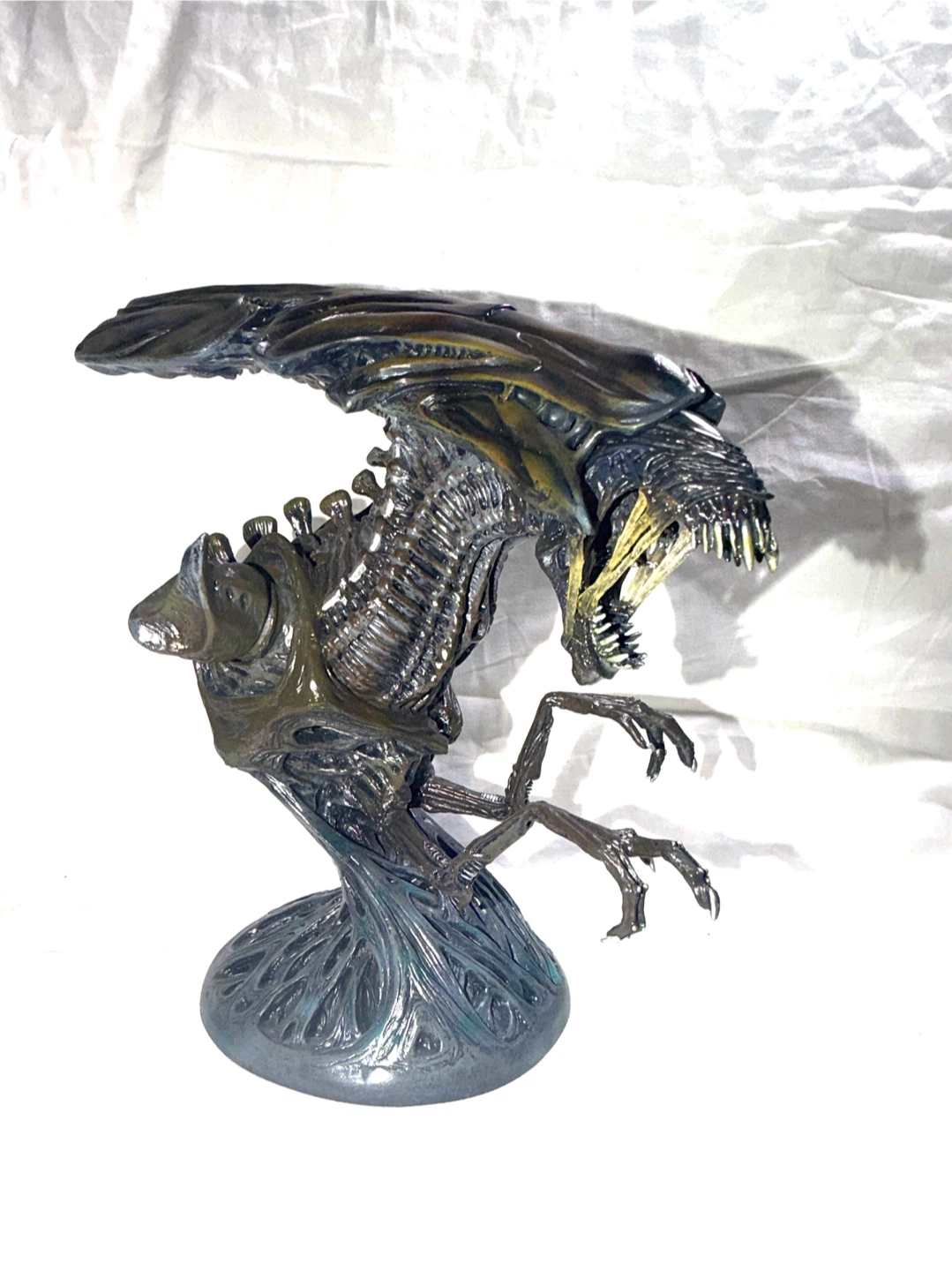Palisades Alien Queen Collectible Limited Edition Statue Bust - photo 2
