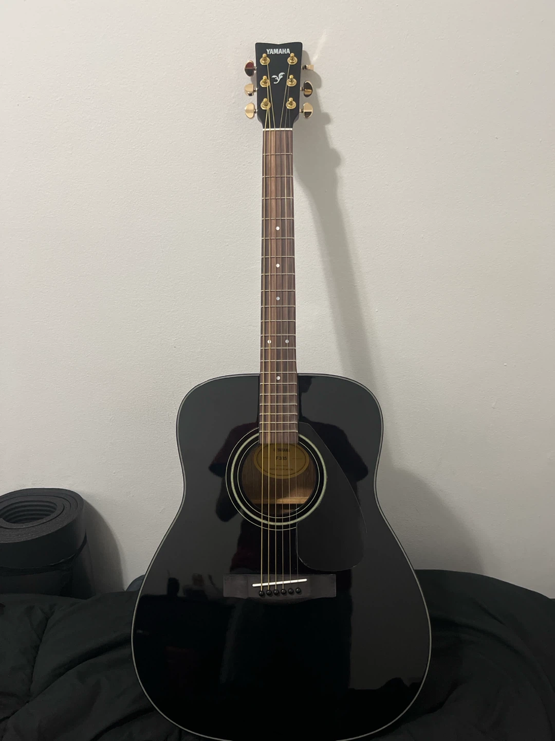 Yamaha F335 Acoustic Guitar