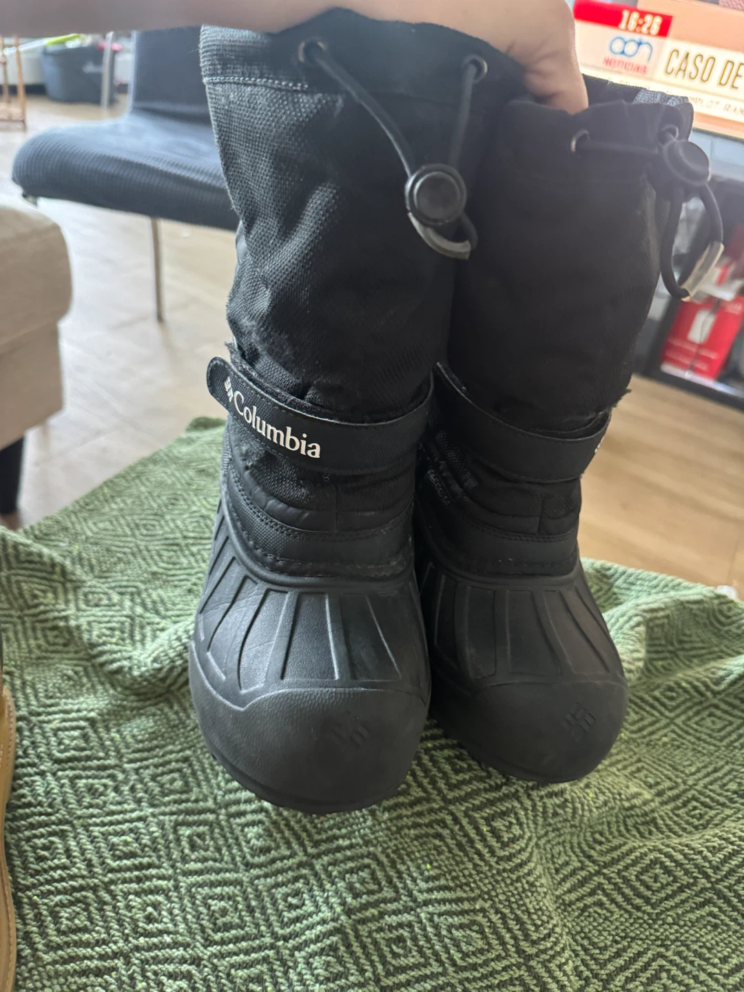 Columbia Black Winter Boots size 5 kids - photo 3