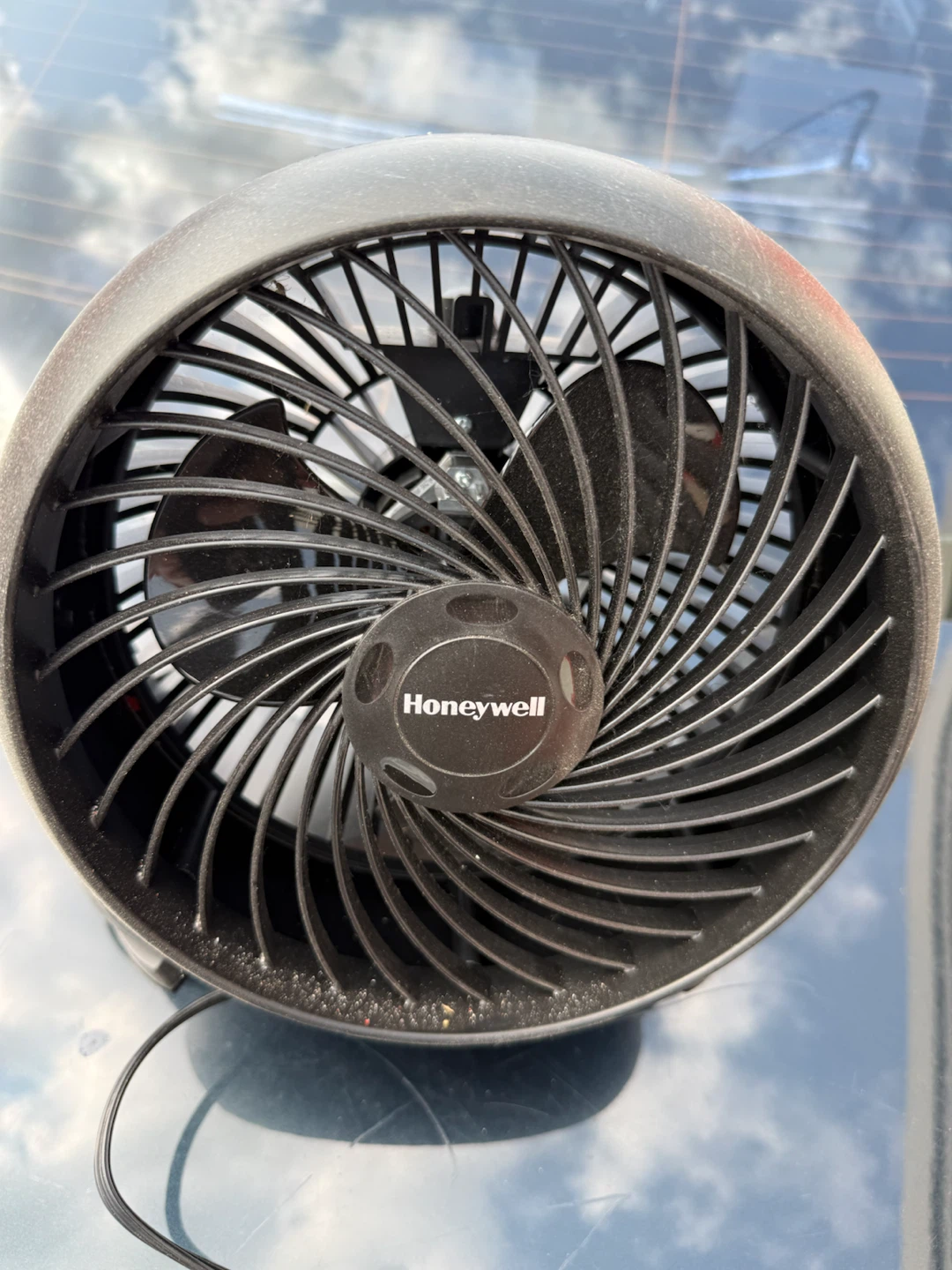 Honeywell Personal Desk Fan - photo 2