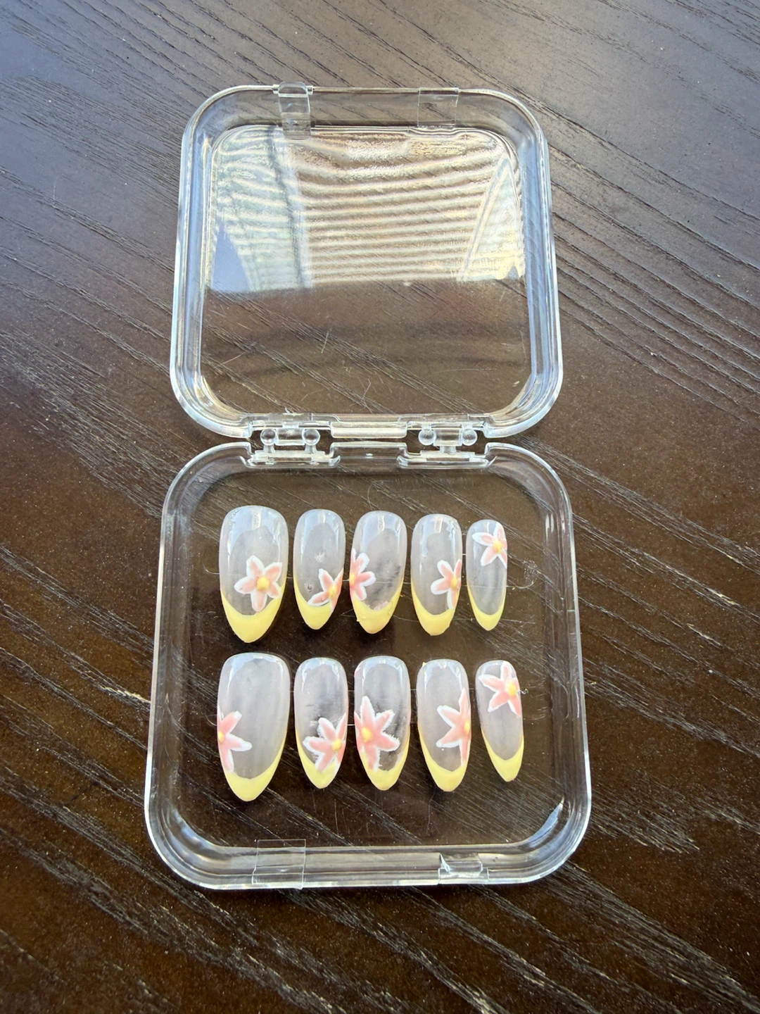Handmade Press-on Nails with Floral Design