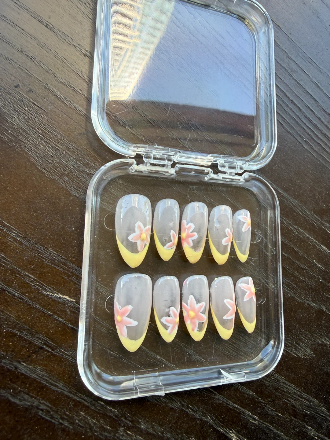 Handmade Press-on Nails with Floral Design - photo 5