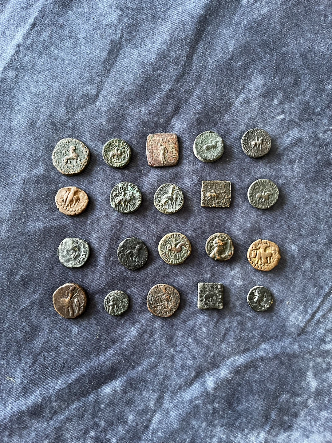 Roman and Lot Of 20 Pics Geek Parties Roman Bronze Coins