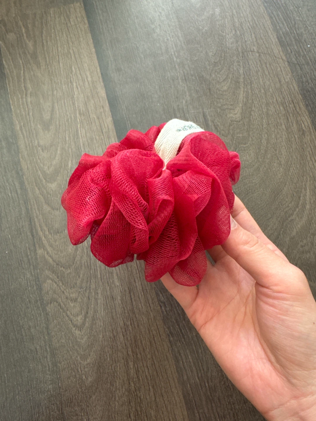 The Body Shop Red Bath Puff - photo 2