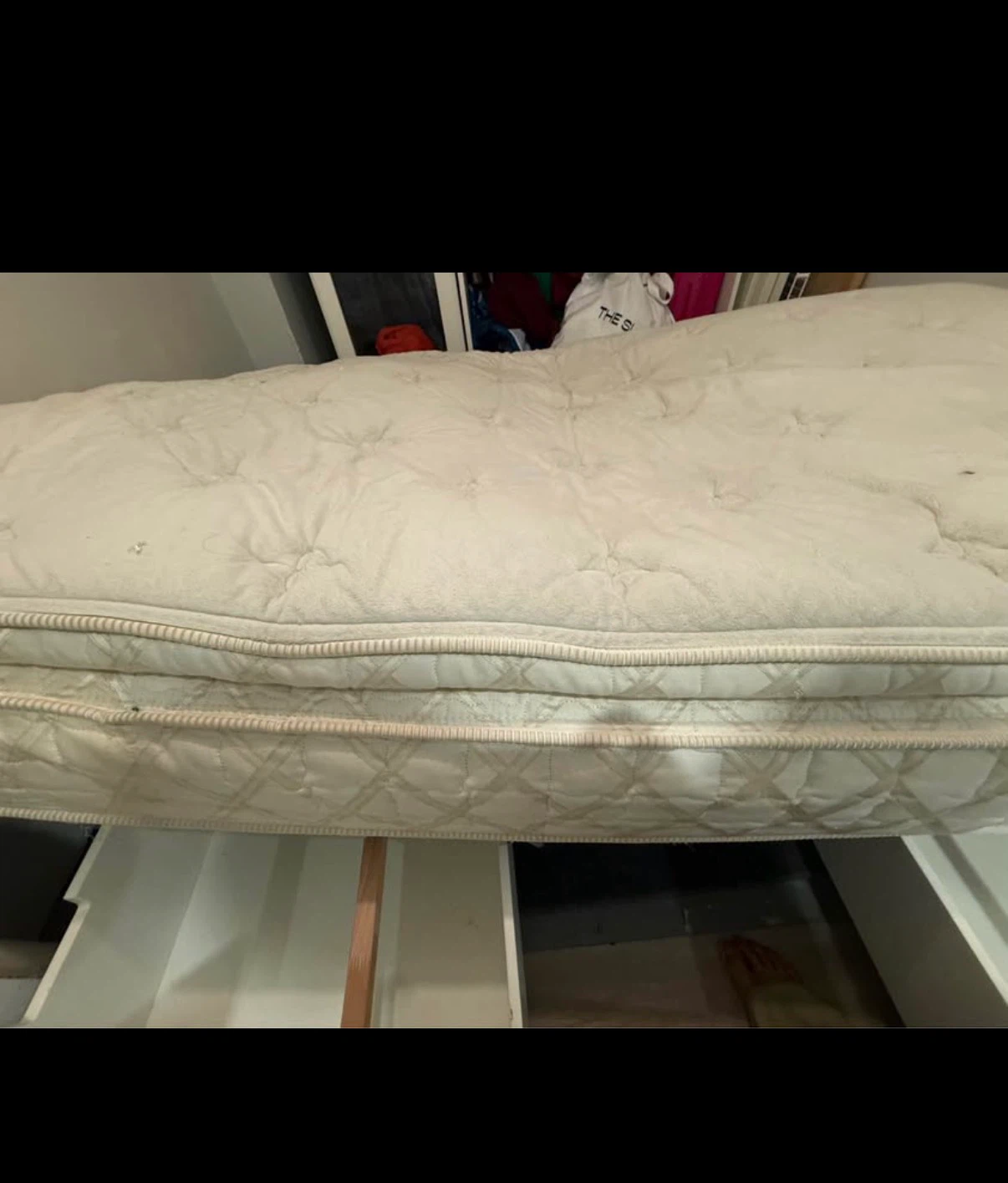 Queen mattress - photo 2