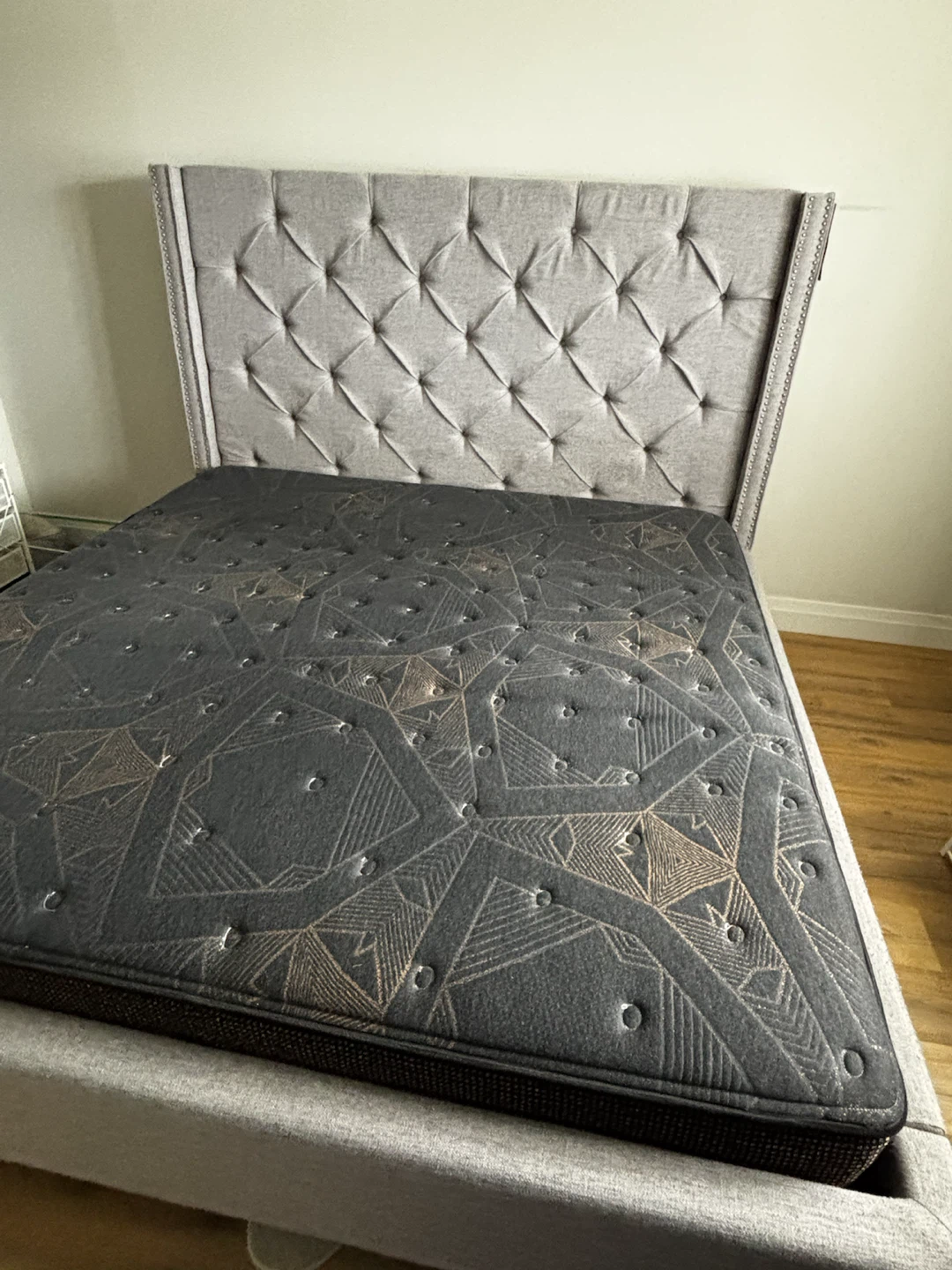 King size bed frame + Sealy mattress - photo 3