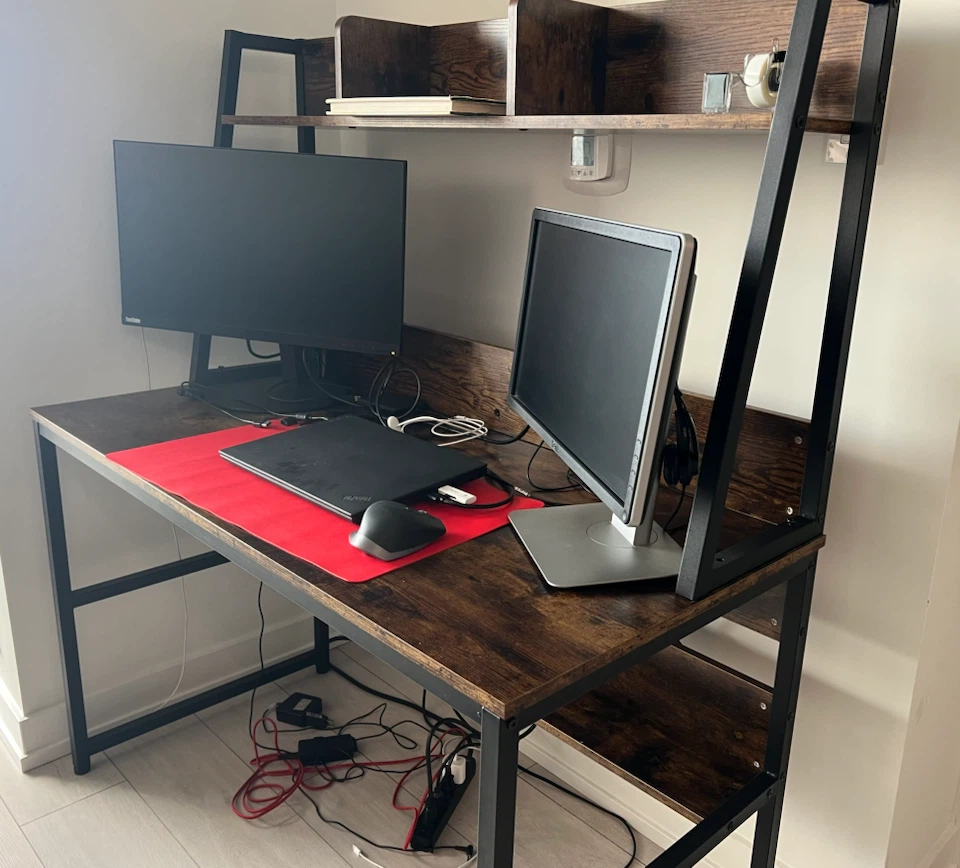 💫Moving Sale💫Rustic Brown Computer Desk with Hutch - photo 3