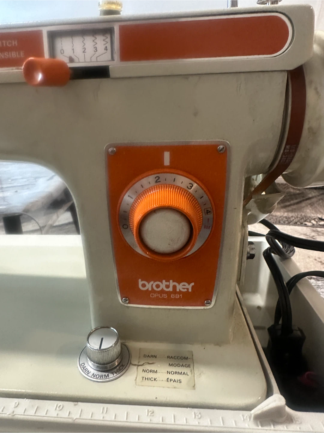 Brother Opus 881 Sewing Machine - photo 2