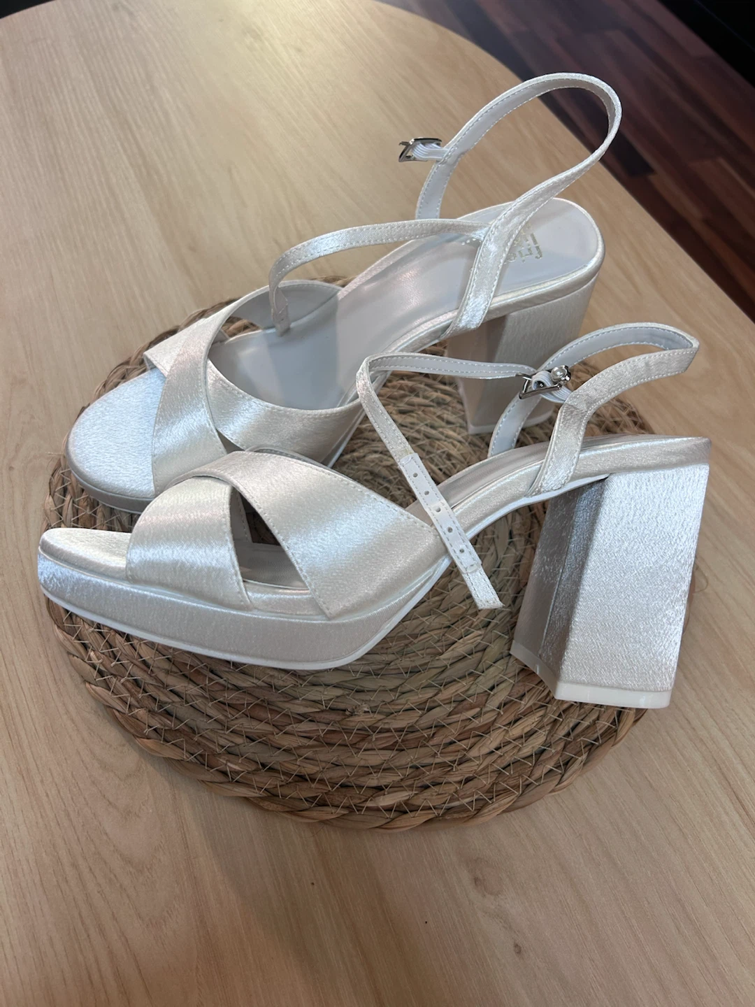 White Satin Bridal Block Heel Sandals - Size 8 - photo 3