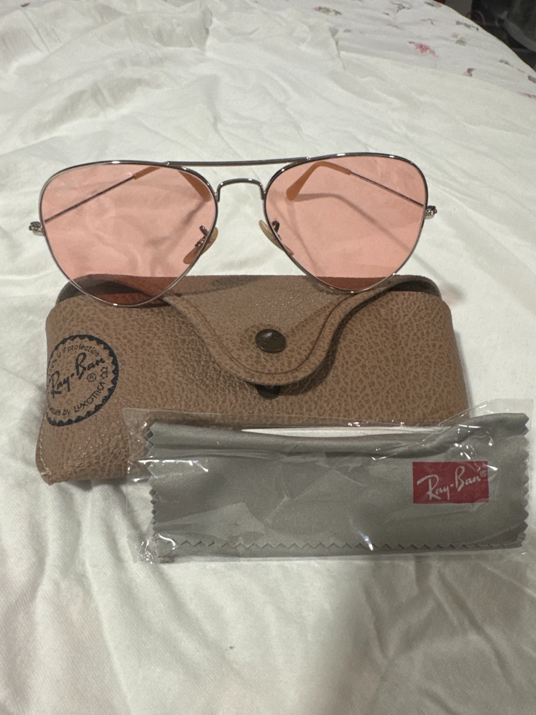 Ray-Ban Aviator Sunglasses with Pink Lenses - photo 3
