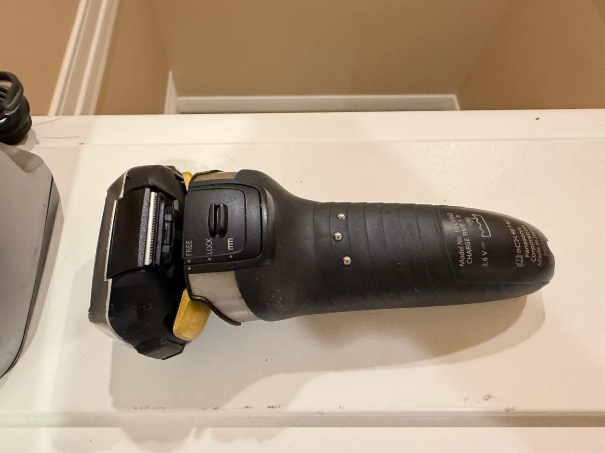 Panasonic ES-LV9Q Electric Shaver - photo 3