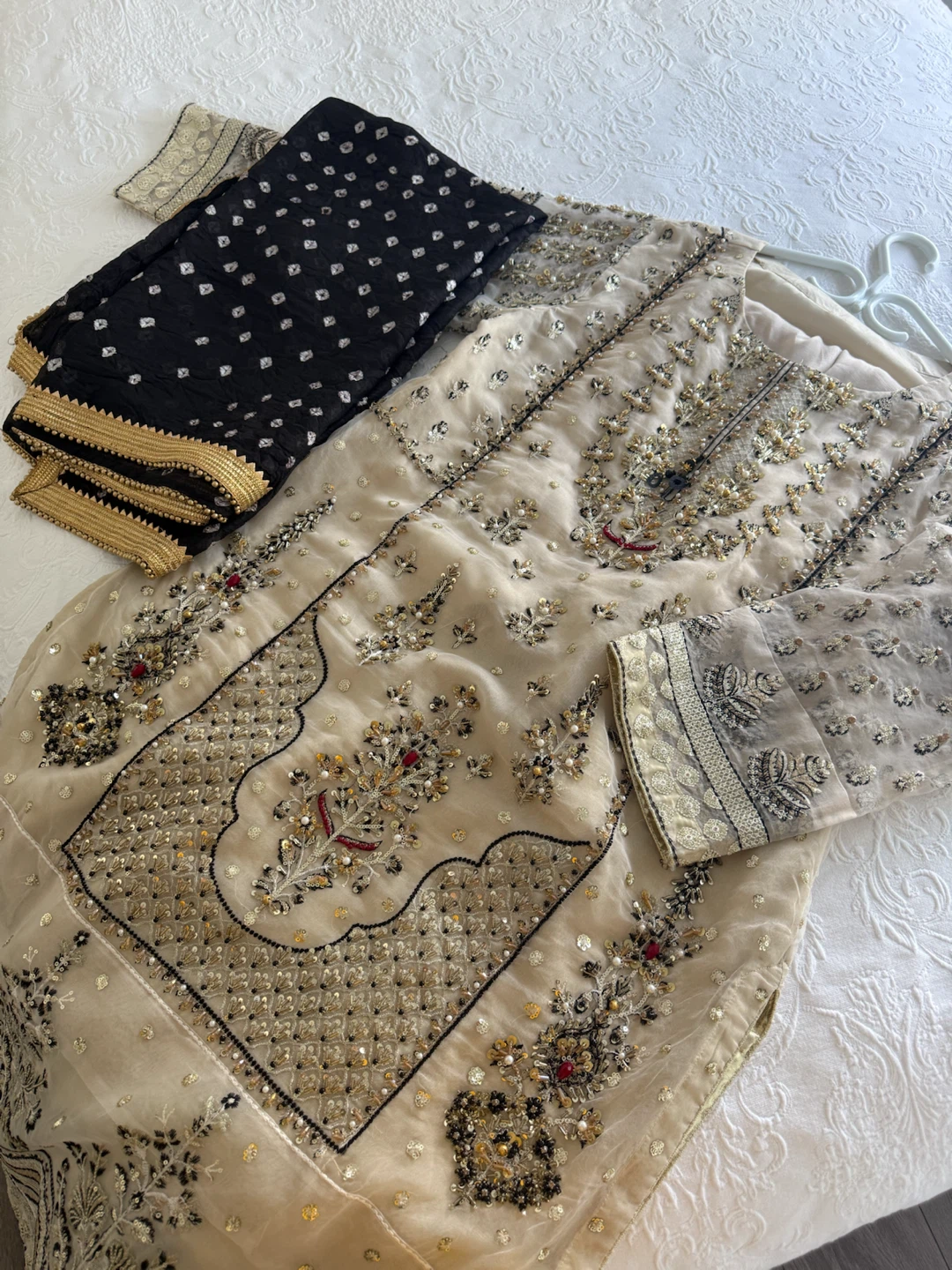 Pakistani Designer Suit - photo 2