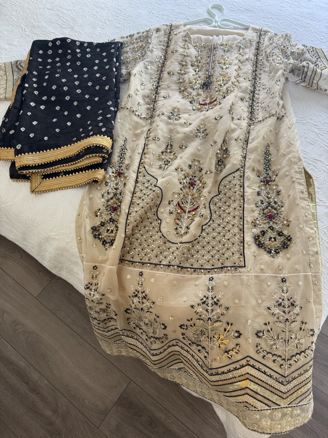 Pakistani Designer Suit - photo 3