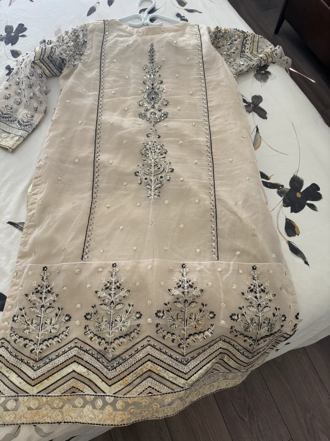 Pakistani Designer Suit - photo 5