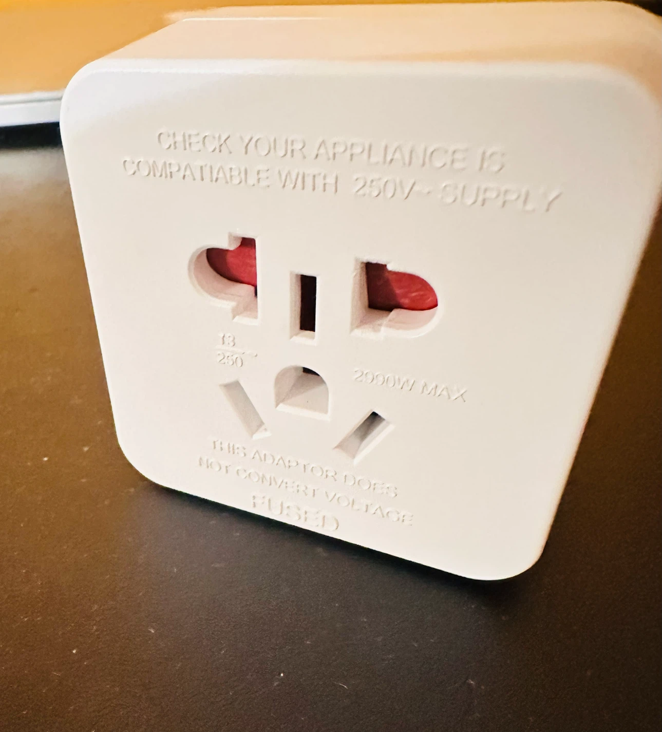 Universal Travel Adapter - Masterplug - photo 3