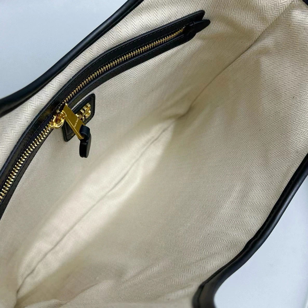 M-l-U Black Patchwork Leather Tote Bag - photo 4