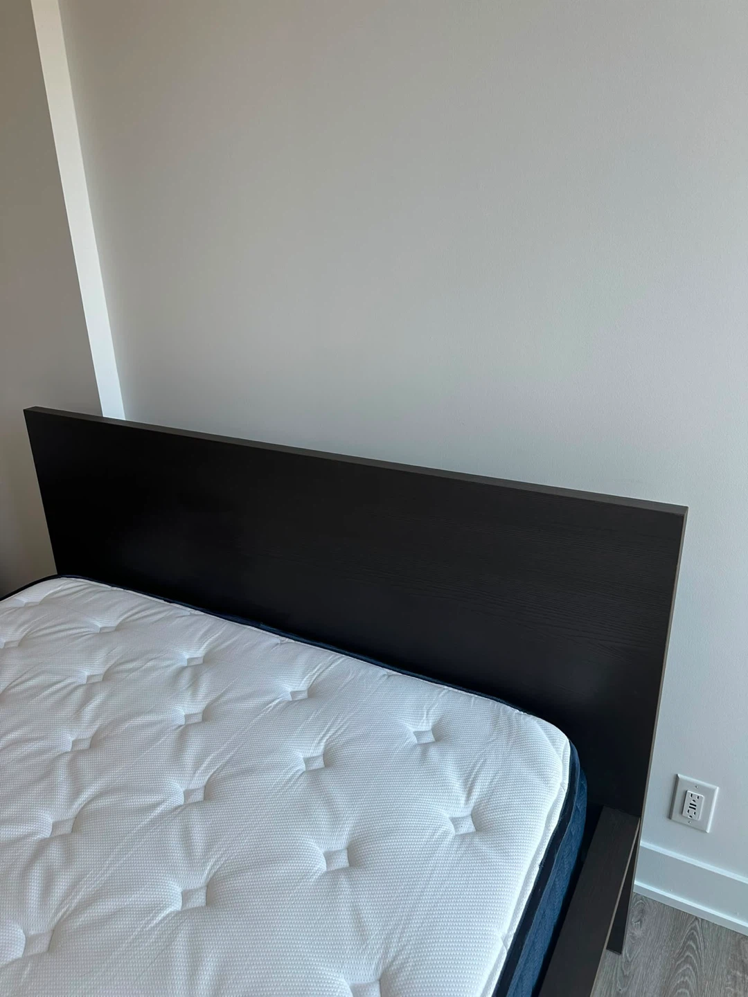 Malm queen bed Ikea- dark brown- like New - photo 2