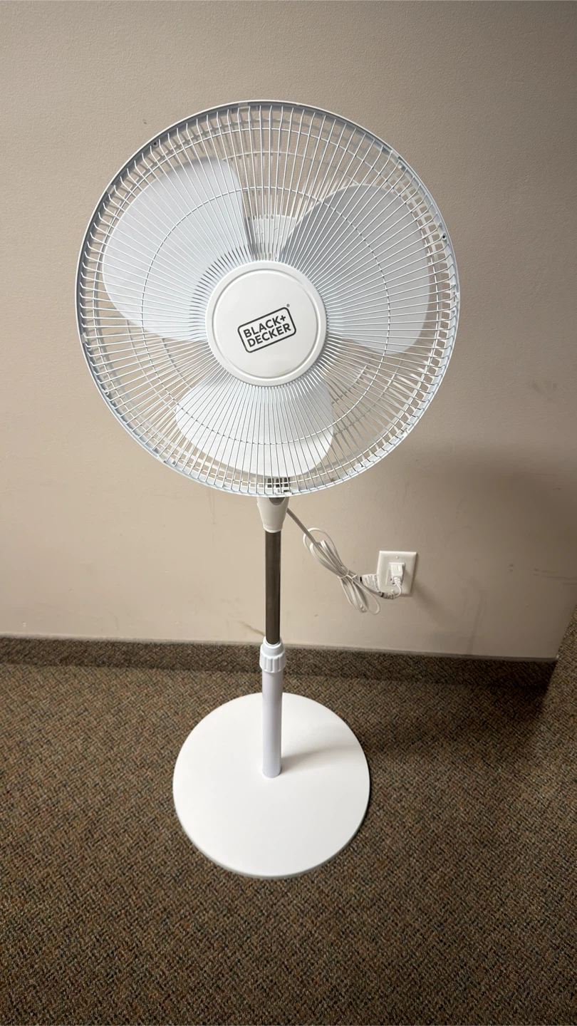 BLACK+DECKER 16” Pedestal Fan w/ Remote, Timer & 3 Speeds - photo 2