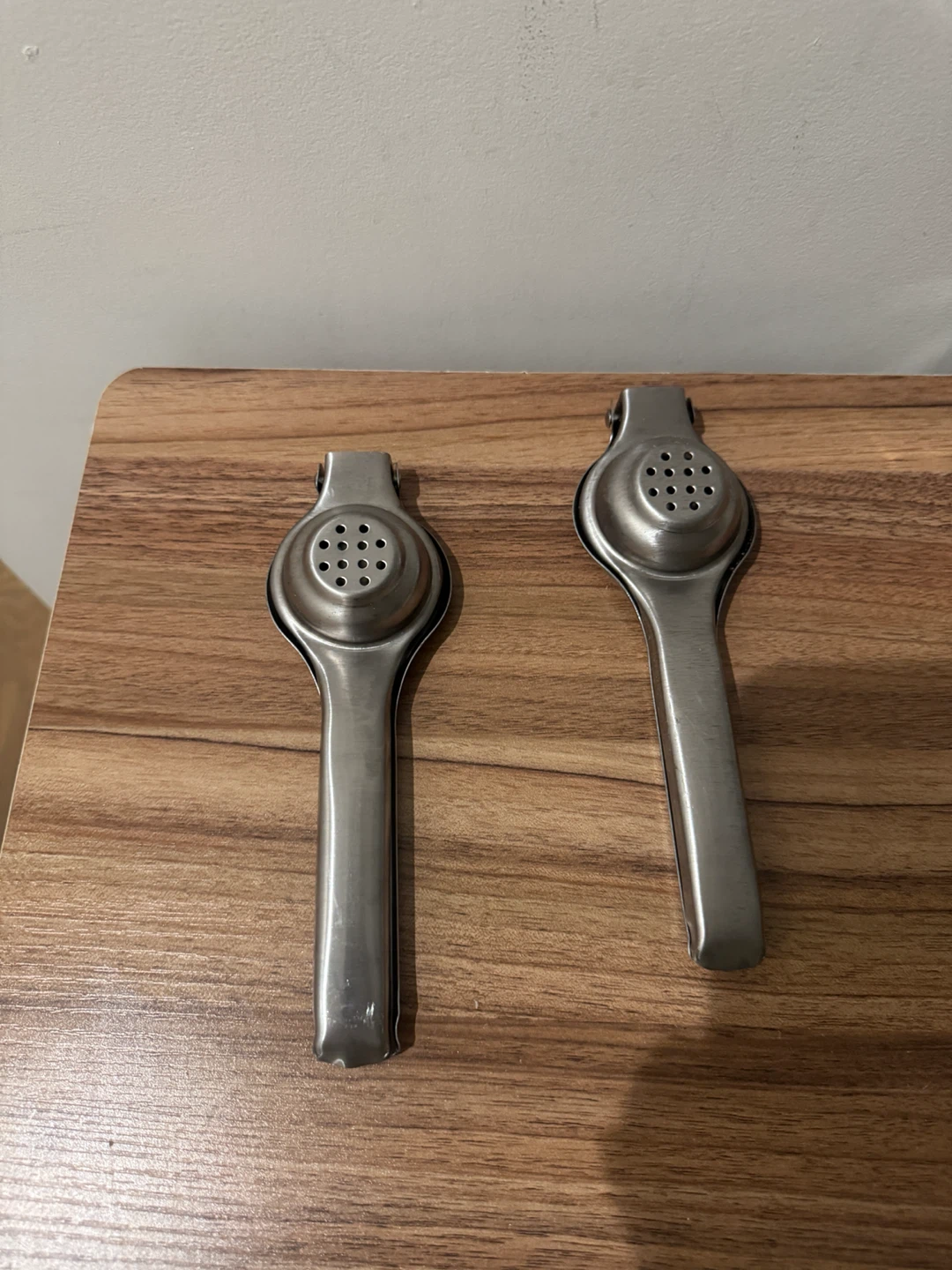 Set of 2 Stainless Steel Citrus Juicers - photo 2