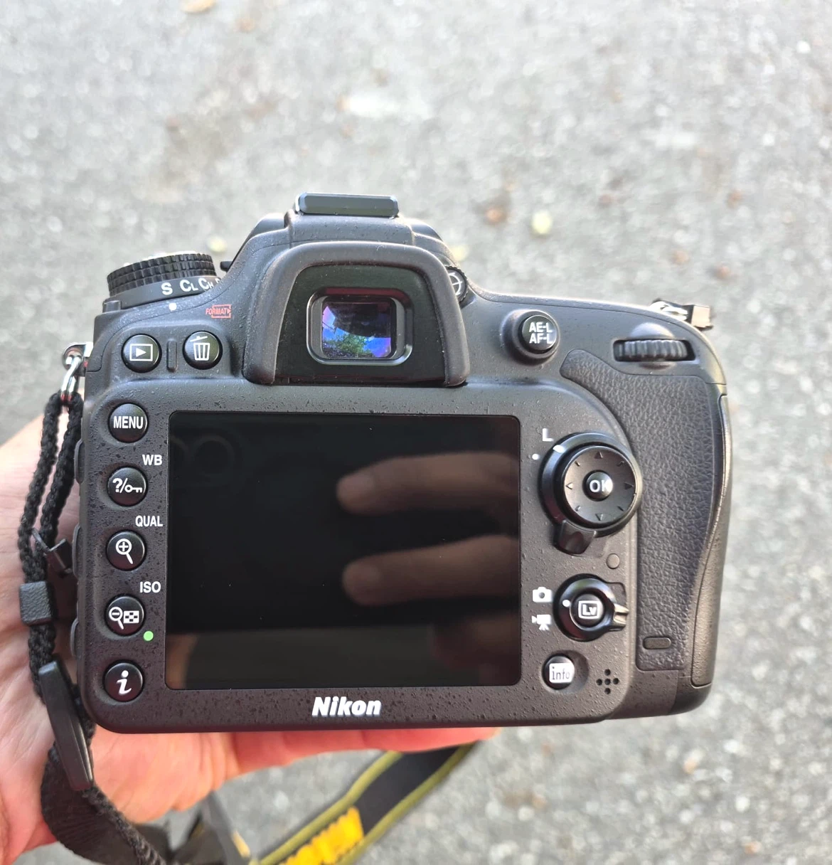 Nikon D7100 DSLR Camera with 18-140mm VR Lens - photo 3