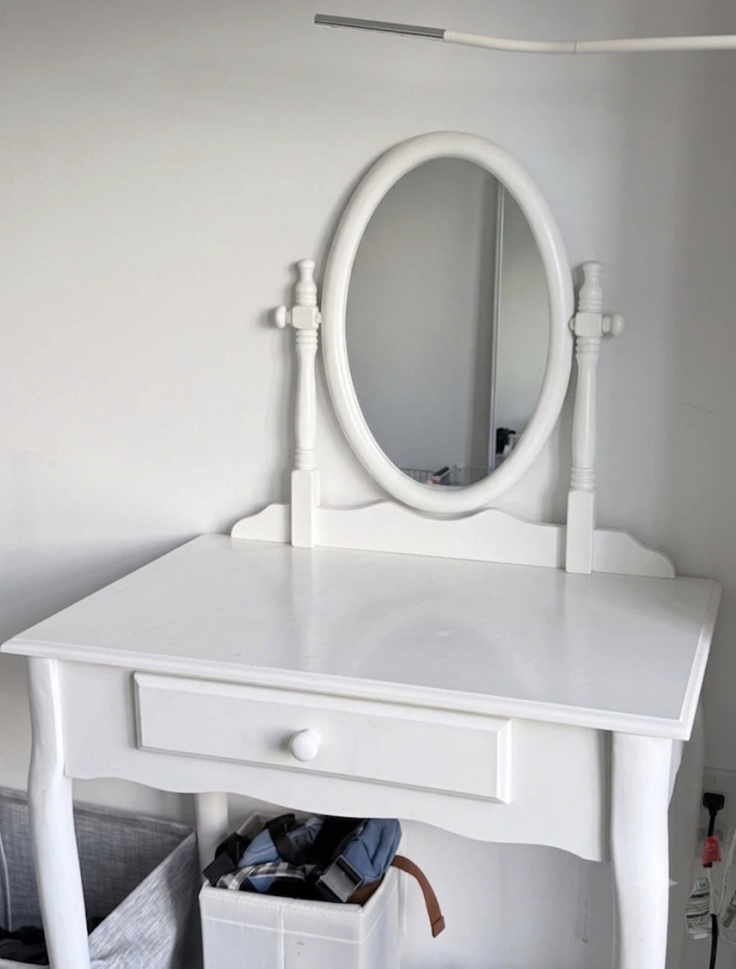 Selling make up table