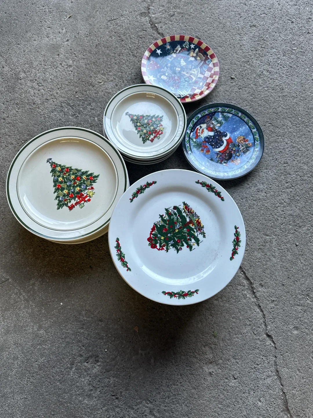 Christmas Plates - Set of 18 x10 inches large 6 x8 inches