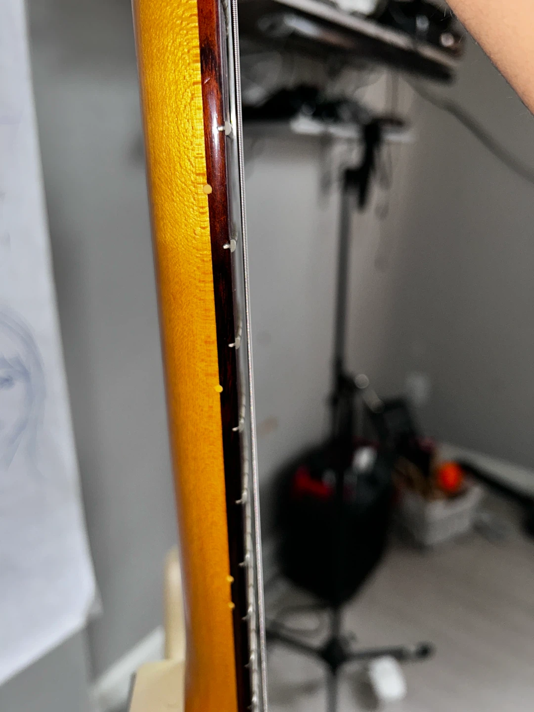 Tinted white electric guitar - photo 3