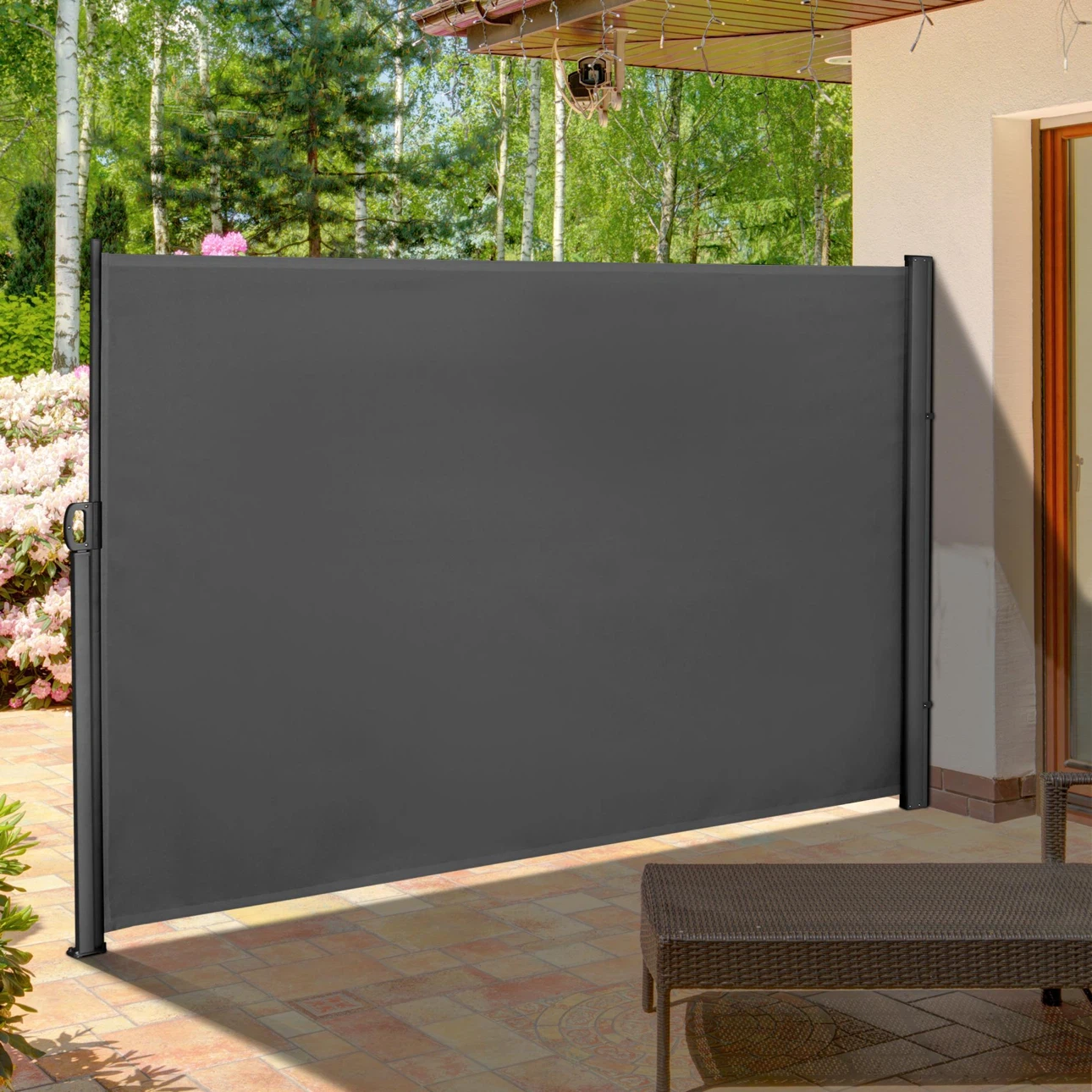 Outsunny Retractable Outdoor Privacy Screen Brand New in Box