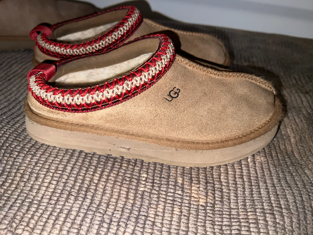UGG Slippers - Tan Suede with Red & Cream Trim (kids)