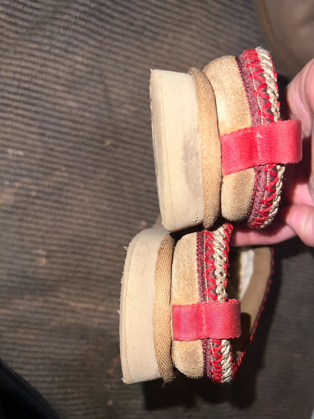 UGG Slippers - Tan Suede with Red & Cream Trim (kids) - photo 4