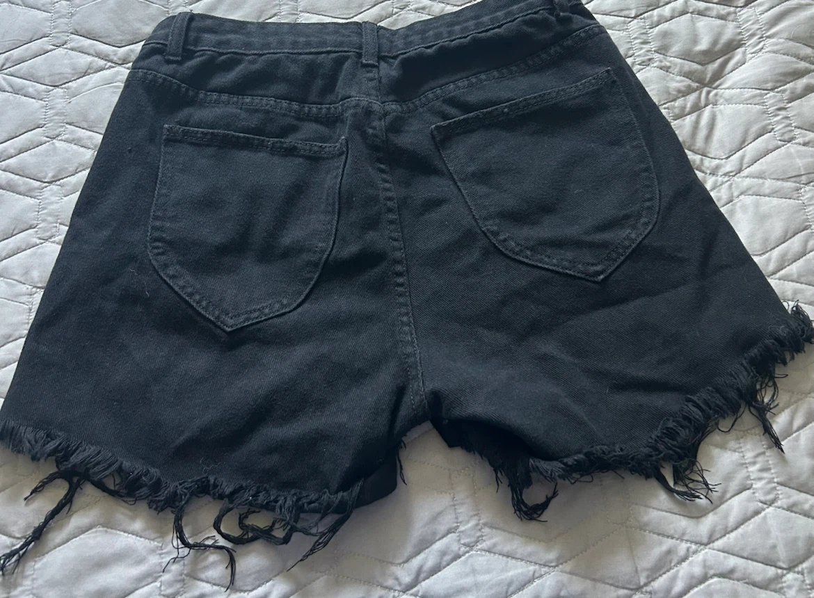 SHEIN shorts - photo 2