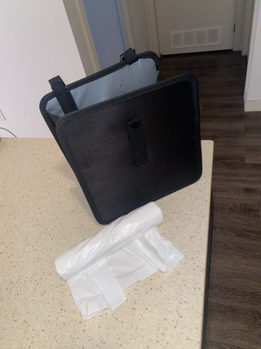 Black Car Trash Can with Liner Bags