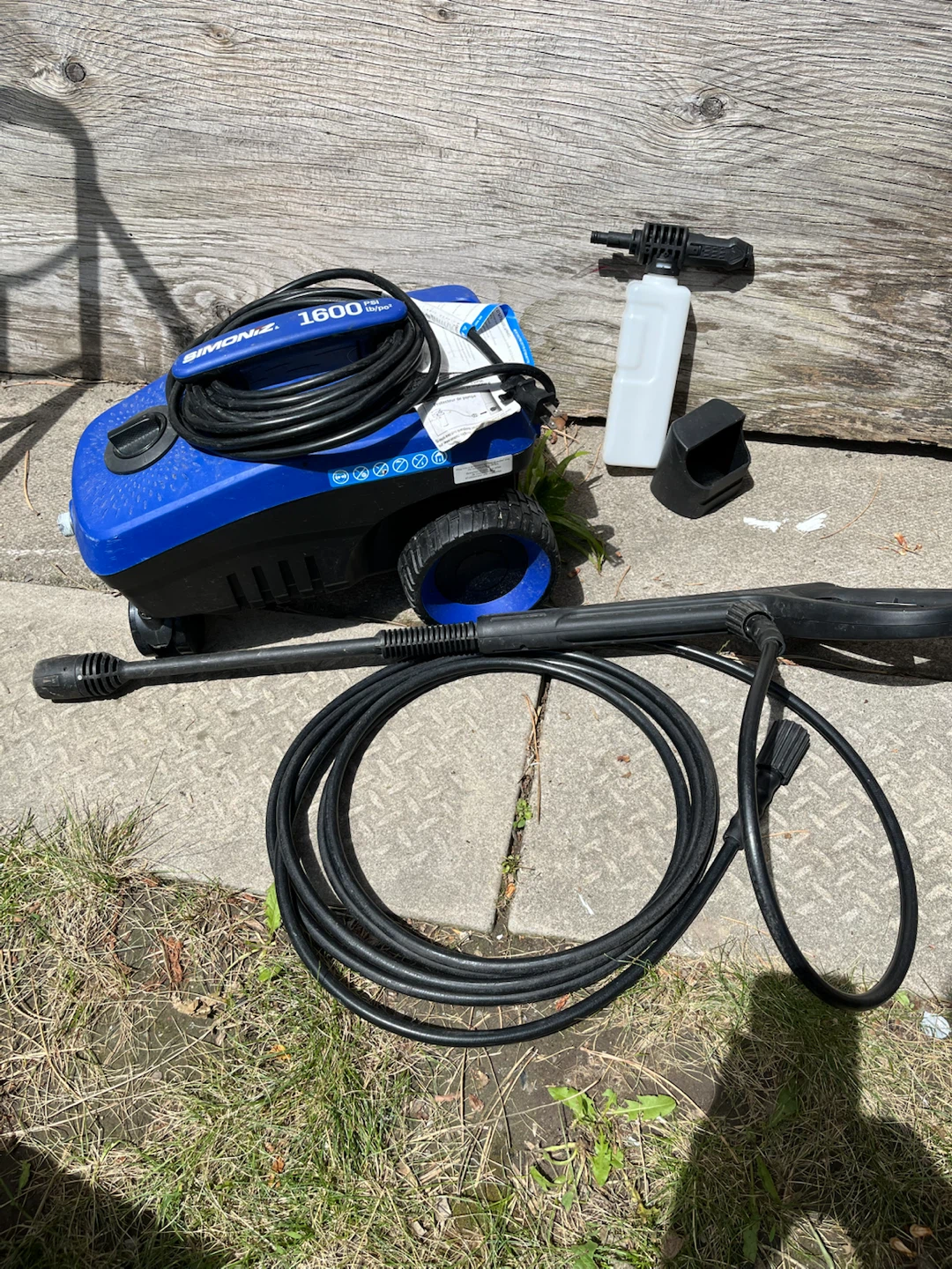Simonize 1600 PSI Electric Pressure Washer - photo 2
