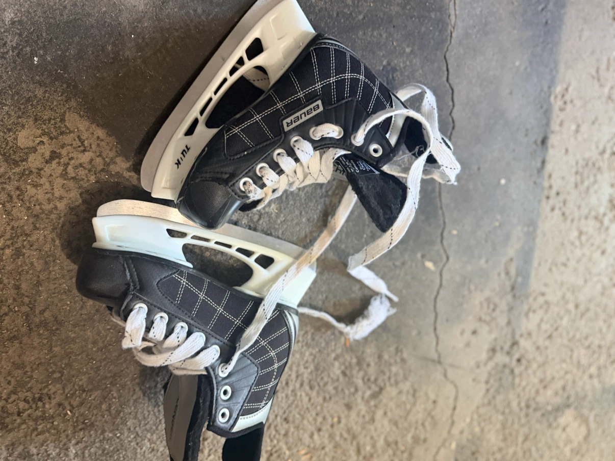 Bauer Hockey Skates Size 1 Youth
