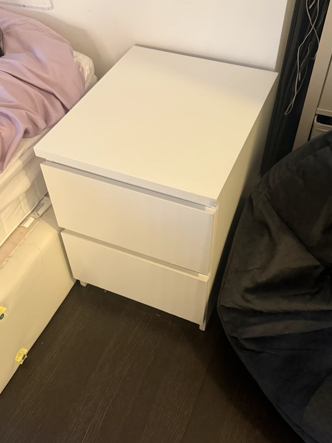 White 2-Drawer Nightstand