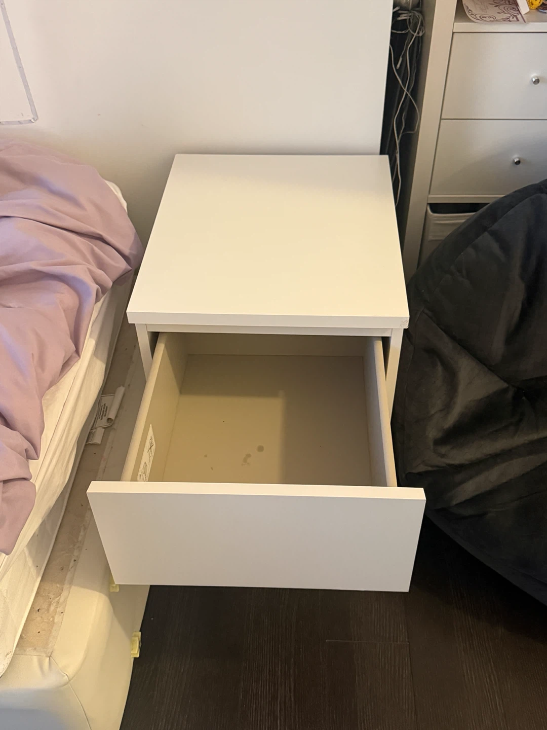 White 2-Drawer Nightstand - photo 2